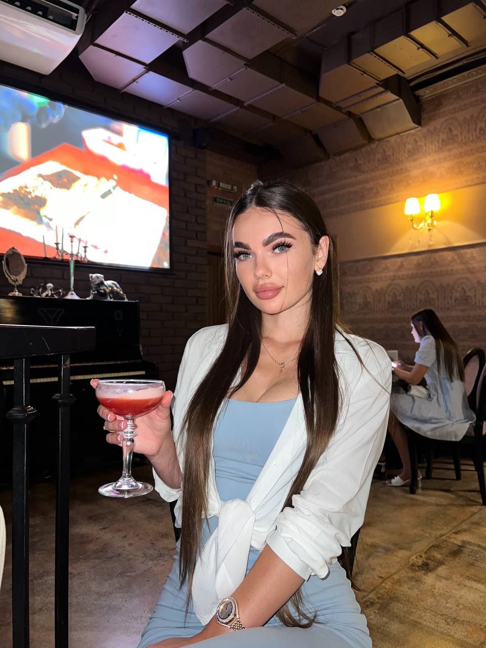 How Old Was Priscilla When She Started Dating Elvis